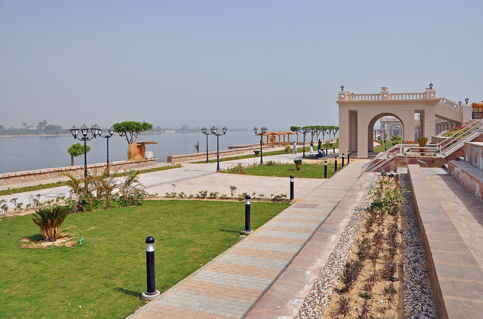 The pedestrianised New Corniche of Luxor along the Nile